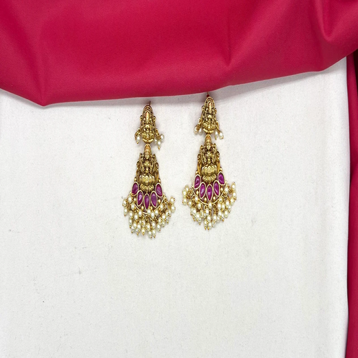 Matte finishing Lord Lakshmi idol with white pearls Short Necklace - Image 4