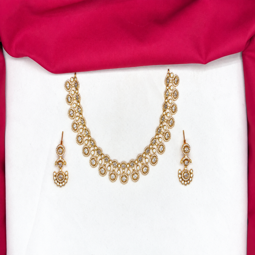 Matte finishing stones beautifully designed short Necklace - Image 3