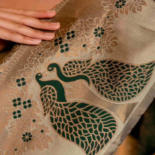Dark Green Silk Woven Kanjivaram Saree - Image 4