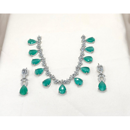 Silver AD Mint-Green Stones Short Necklace