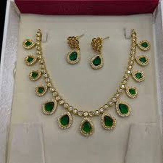 Mehndi finishing Green-Stones Short Necklace - Image 3