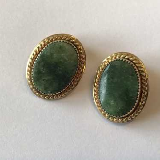 Vintage Mint-Green Moissanite Stone carved gold-tone clip-on earring - Image 2