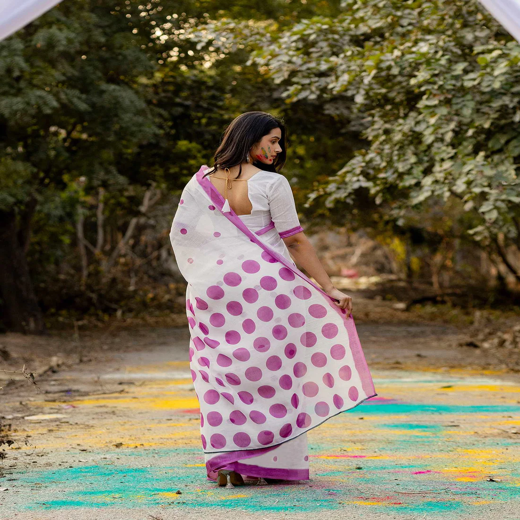 White Linen Printed Saree - Image 4