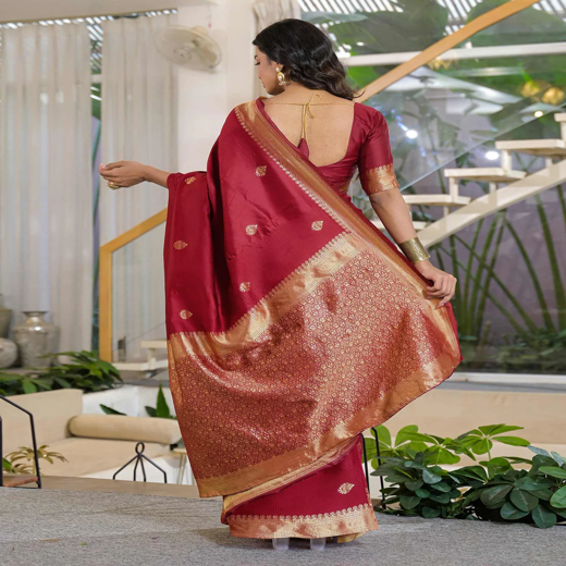 Maroon Silk Woven Banarasi Saree - Image 4