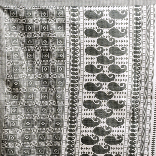 White Cotton Blend Printed Saree - Image 3