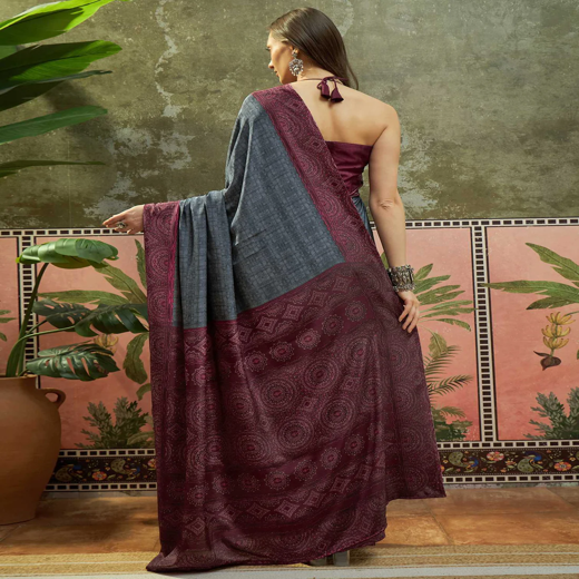 Grey Crepe Silk Printed Saree - Image 4