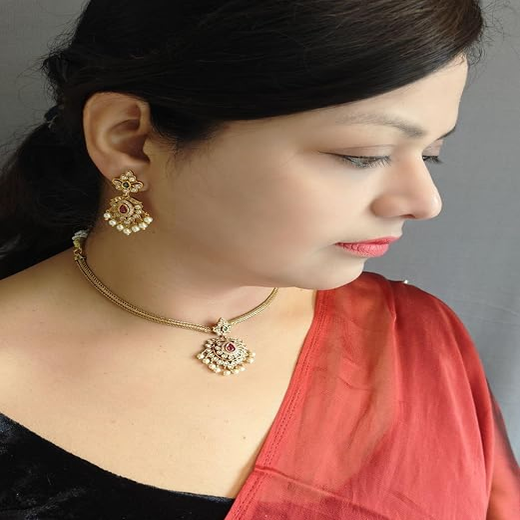 Gold Short Necklace - Image 4