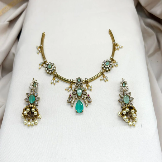 Victorian Sea Green stone Short Necklace