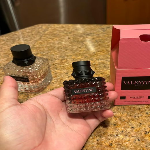 Valentino Born In Roma Intense Donna EDP - Image 4