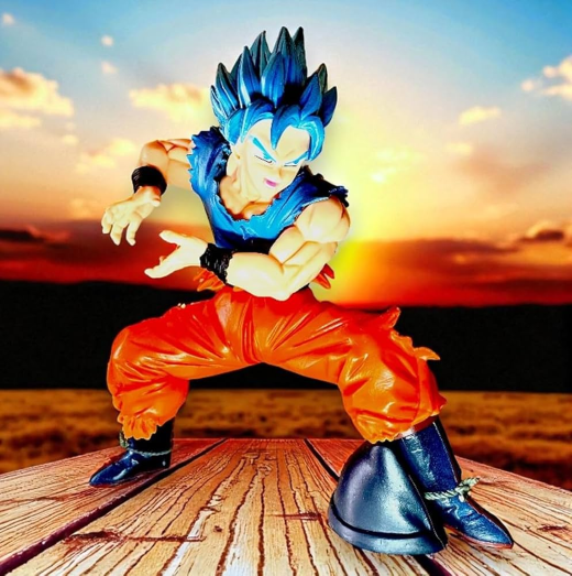 Shine blue hair son goku figure catching position - Image 4
