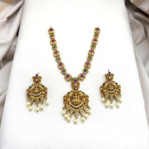 Short Gold Necklace