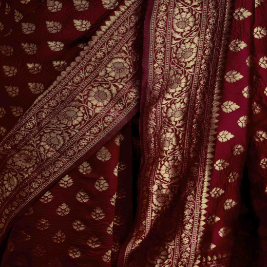 Maroon Silk Woven Banarasi Saree - Image 4