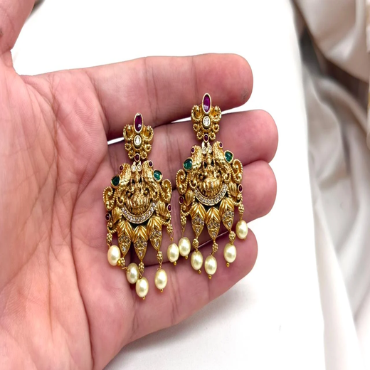 Short Gold Necklace - Image 2