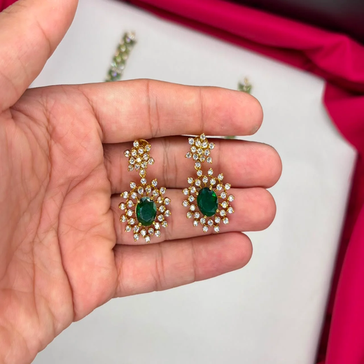 Elegant American Diamond emerald Green stones short Necklace - Image 2
