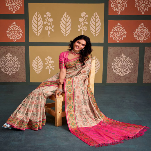 Off White Silk Woven Patola Saree - Image 4