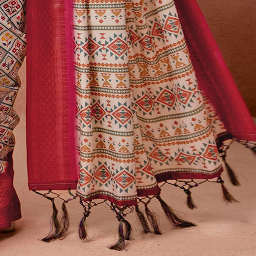 Off White Silk Printed Woven Border Saree - Image 3