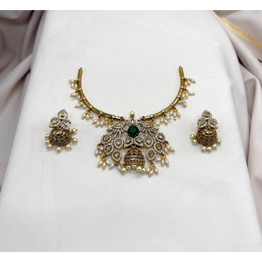 Victorian AD stones with Green Stone Short Necklace