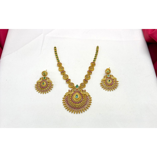 Elegant Emerald Stone Peacock Short Necklace