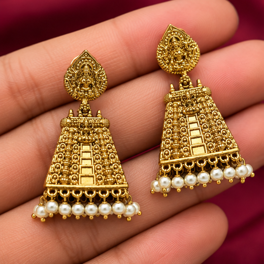 Matte Finishing Temple Design With Lord Lakshmi Design Earring - Image 3