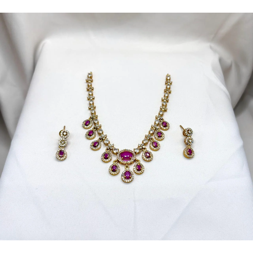 Matte finishing Short Necklace