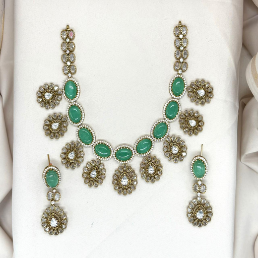 Victorian Mint-Green Mossnite stone's short Neckalce