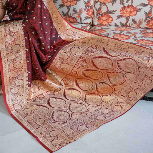 Maroon Silk Woven Banarasi Saree - Image 3