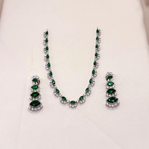 Silver finishing Green Stone Short Necklace