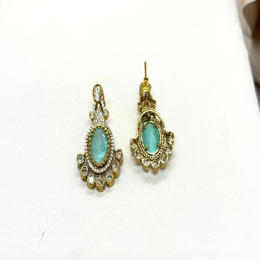 Mint-Green Victorian Short Necklace - Image 2