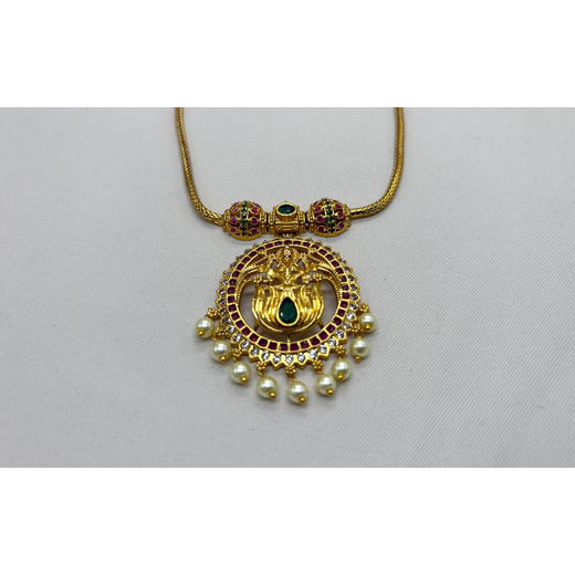 Short Gold Necklace - Image 3