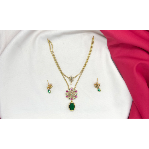 Matte finishing Flower design with Green Short Necklace