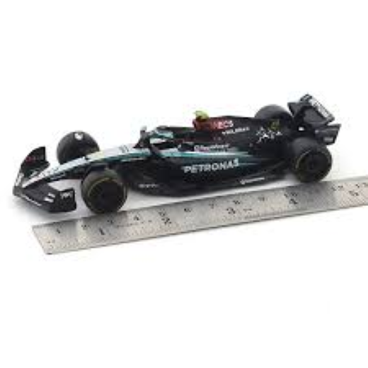 1:24 BURAGO MERCEDES AMG PETRONAS #63 - Image 4