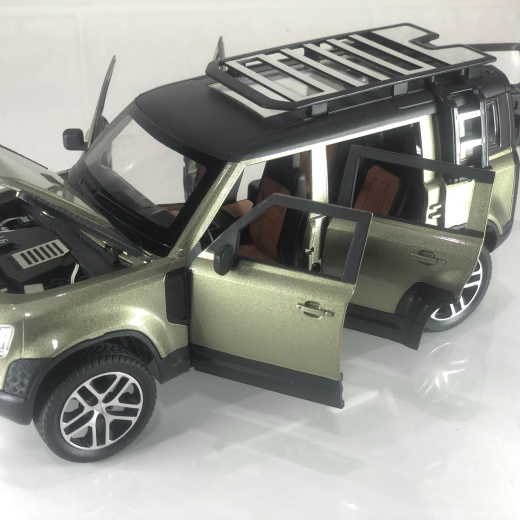 QY Toys Imported Land Rover Defender 110 1:32 - Image 3