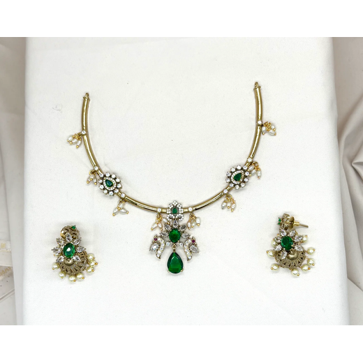 Victorian Green stone Short Necklace
