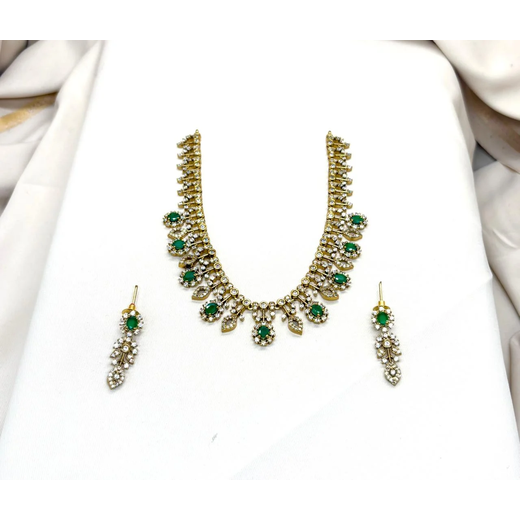 Victorian Green Short Necklace