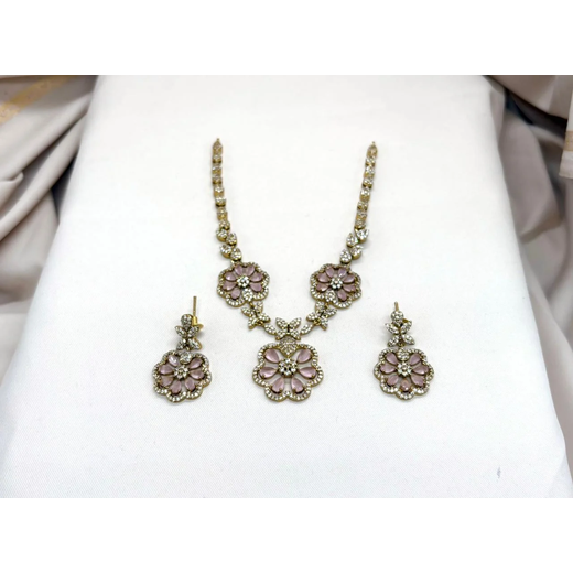 Victorian Short Necklace