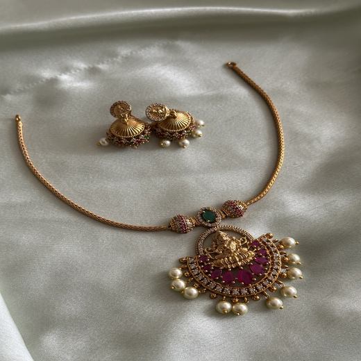 Matte finish temple-style Lakshmi pendant Short Necklace - Image 3