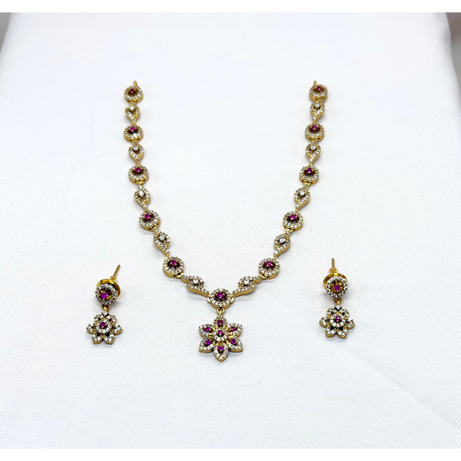 Matte finishing Flower Designed with Pink Stone's Short Necklace
