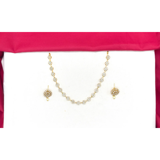 Matte finish cubic zirconia floral-patterned Short Necklace