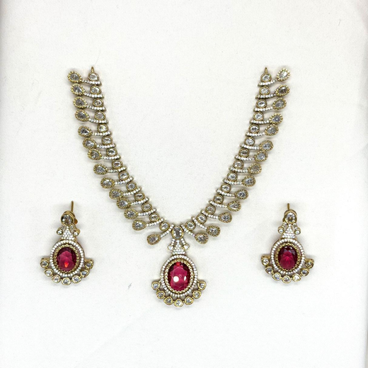 Red Victorian Short Necklace