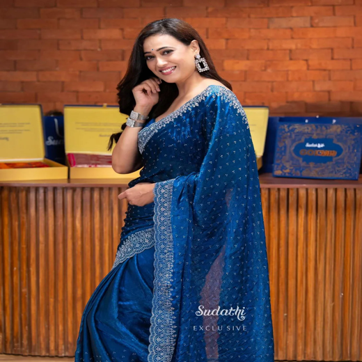 Shweta Tiwari Sapphire Blue Swarovski Saree - Image 3