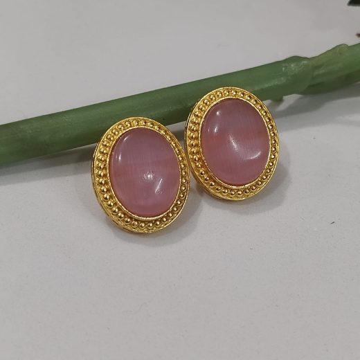Vintage Peach Moissanite Stone Carved Gold-Tone Clip-On Earring