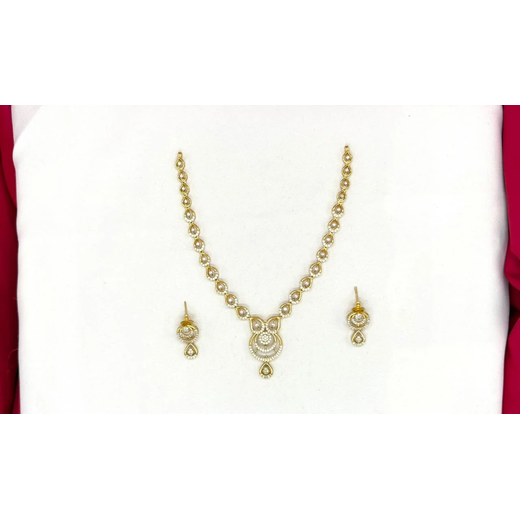 Matte finishing cubic zirconia short necklace