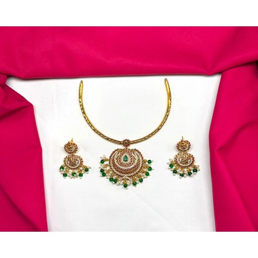 Matte finishing floral design uncut diamonds green beads Kanti Necklace - Image 2