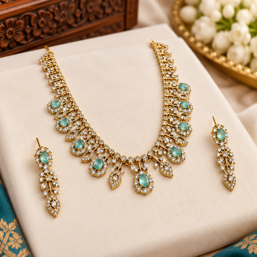 Victorian Mint-Green Short Necklace - Image 3