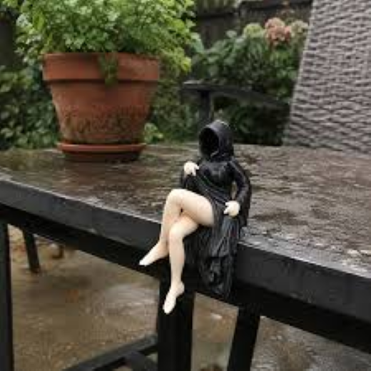 Mysterious Black Robe Queen croseed legs - Image 3