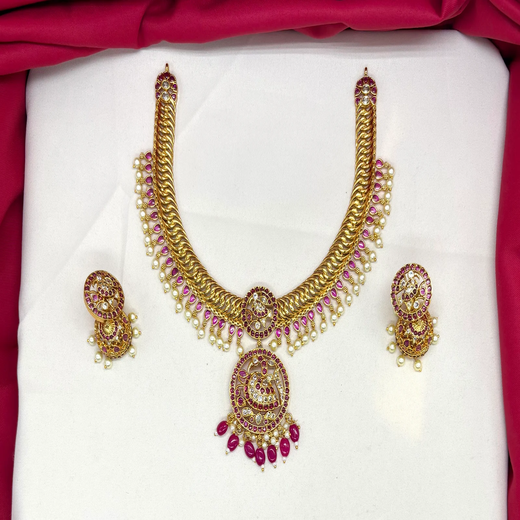 Matte finishing jalebi With green pendent Peacock Short Necklace