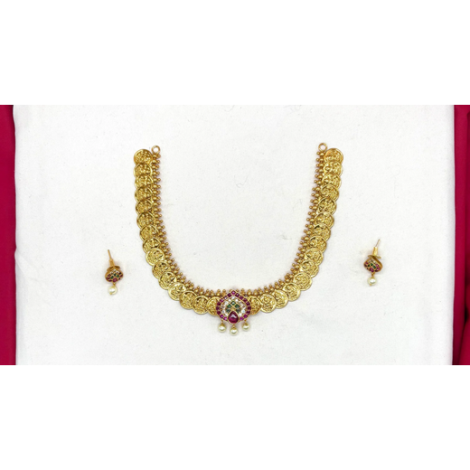 Matte finishing Lord Lakshmi coin with Kempu Heart design motif pendent Short Necklace
