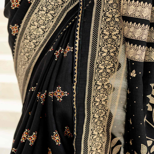 Shweta Tiwari Midnight Black Foil Silk Saree - Image 3