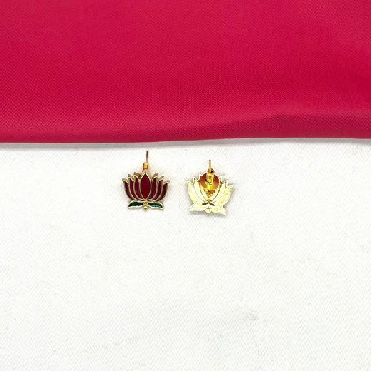 Matte finishing Lotus design Short Necklace - Image 3