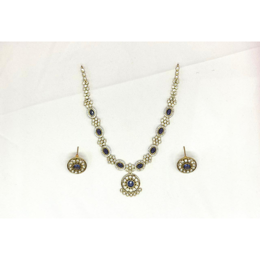 Victorian finishing With Purple Stones Short Necklace